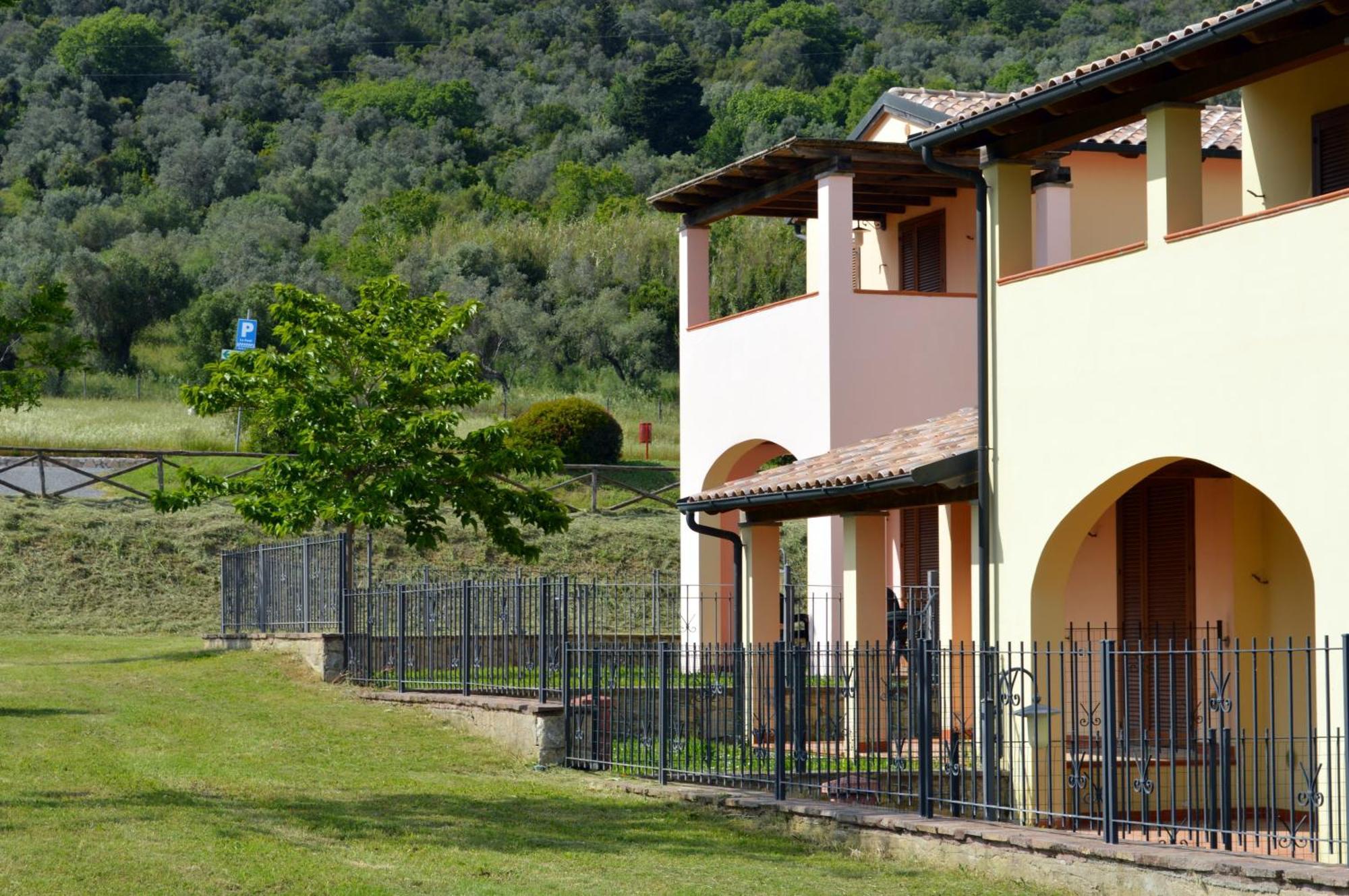 Le Corti Di Montepitti Aparthotel Suvereto Exterior photo